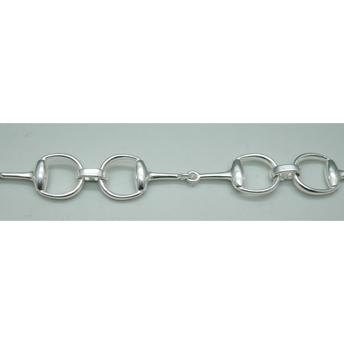 7223 - A 925 silver snaffle bracelet