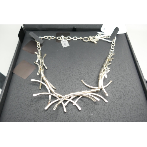 7224 - A 925 sterling silver handmade necklace by Cavandish French, 51.4g