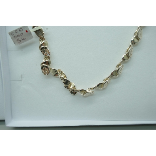 7236 - A 925 sterling silver handmade necklace by Cavandish French, 45.6g