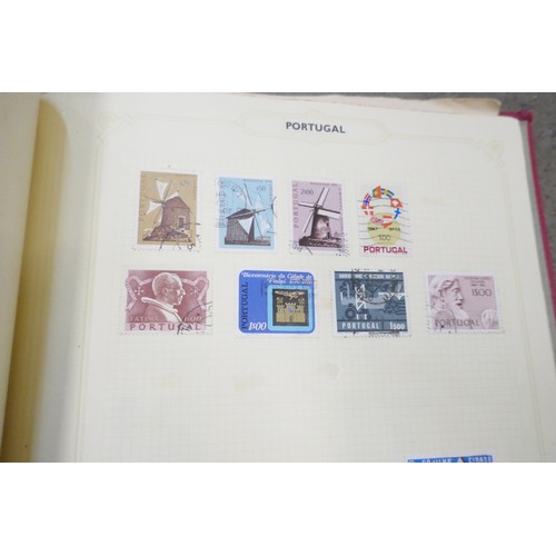 2111 - Six albums of stamps, mid 20th century, Britain, Australia and worldwide