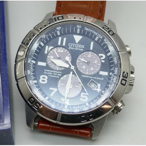 7313 - A Citizen Eco-Drive wristwatch, (one small hand loose) and a Seiko quartz wristwatch