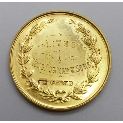 7321 - A 9ct gold 1910 International Printing and Stationery Exhibition medallion with inscription verso, '... 