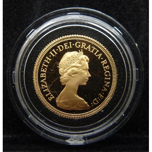 7327 - A full sovereign, 1979, cased