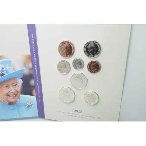 7356 - The Royal Mint, The Platinum Jubilee of Her Majesty the Queen, 2022, UK brilliant uncirculated annua... 