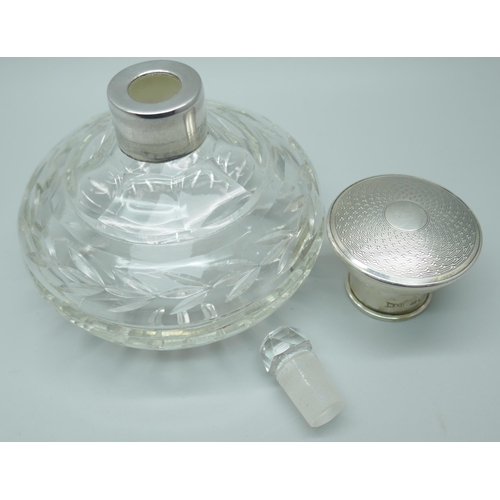 7365 - A silver top scent bottle, Walker & Hall, with inner stopper, height 72mm