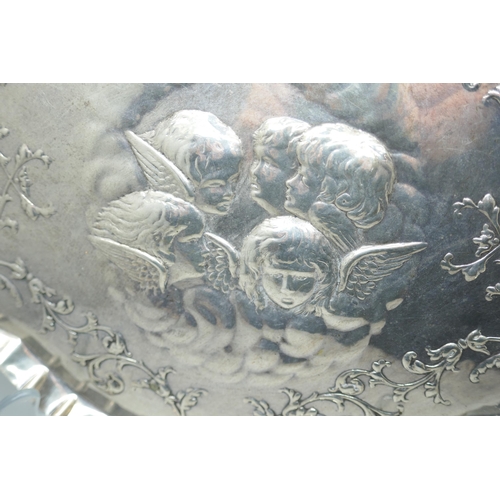 7373 - A silver tray with Reynolds Angels detail, Chester 1904, 272g, 23.5cm x 30.5cm