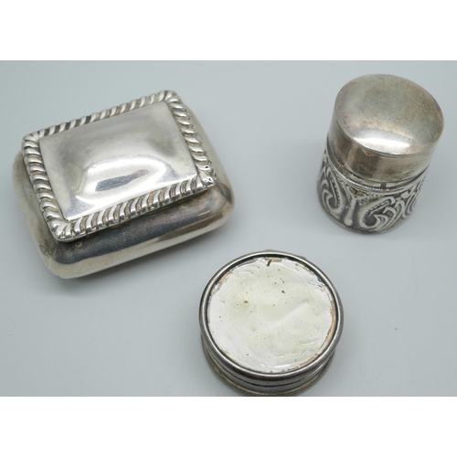 7388 - A late Victorian silver box, a circular silver pill box and a thimble case