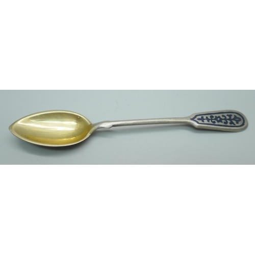 7390 - A Russian Niello silver spoon