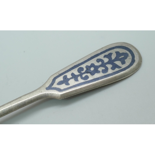 7390 - A Russian Niello silver spoon