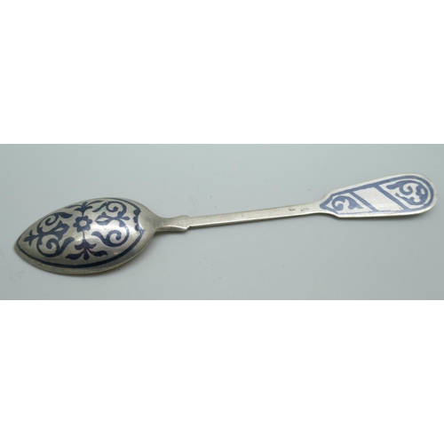 7390 - A Russian Niello silver spoon