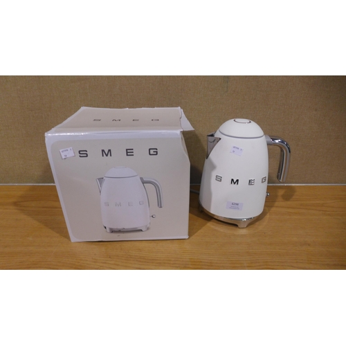 6298 - Smeg Retro Matte White Kettle   - This lot requires a UK adapter (343-59) *This lot is subject to Va... 