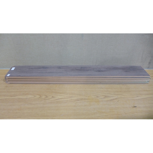 6303 - Urban Grey Oak Laminate Flooring (348-259) *This lot is subject to Vat