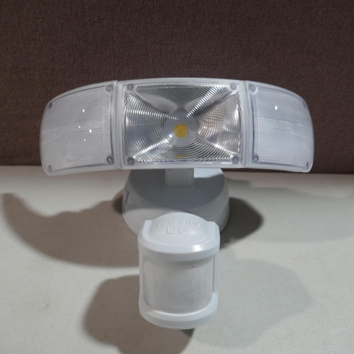 6156 - Home Zone Security Light   (343-217) *This lot is subject to Vat