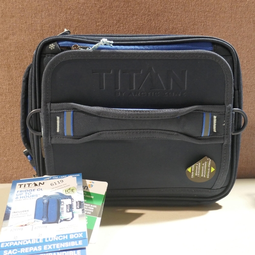 6119 - 2 x Titan Expand Lunchboxes and Two Flasks(348-30,31) *This lot is subject to Vat