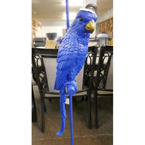 3234 - A blue floor lamp in the form of a parrot