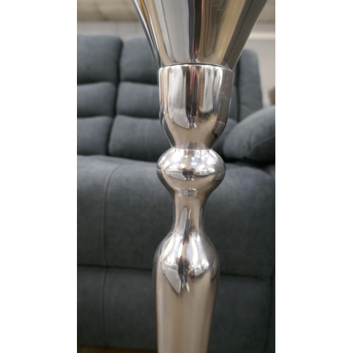 3235 - A silver champagne stand