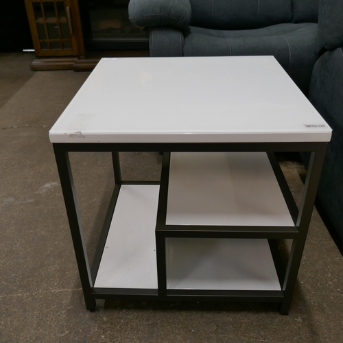 3250 - A Flux contemporary lamp table with shelf