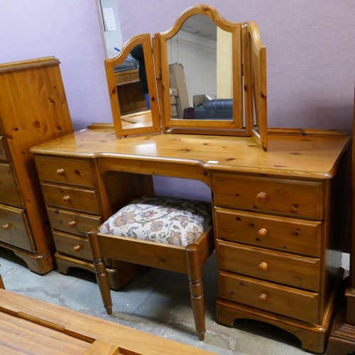 3278 - A modern pine dressing table with mirror and stool