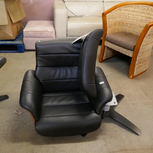 3318 - Kuka Karma Chair (damaged/incomplete) Original RRP £583.33 + Vat (4219-9) *This lot is subject to Va... 