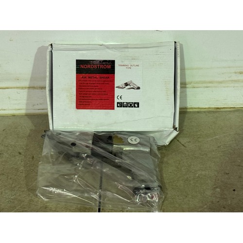 5106 - 2 Air tools including a Nordstrom air metal shear and a Wufu 3/8