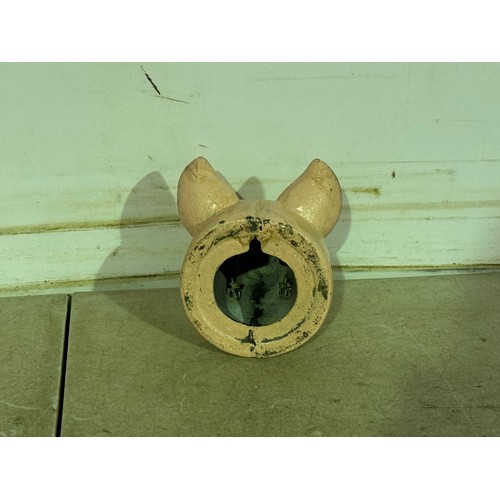 5164 - A cast metal pig head with metal door knocker* This lot is subject to VAT