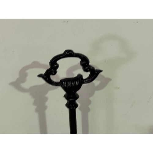 5148 - A cast metal Cockerel door stop with handle* This lot is subject to VAT