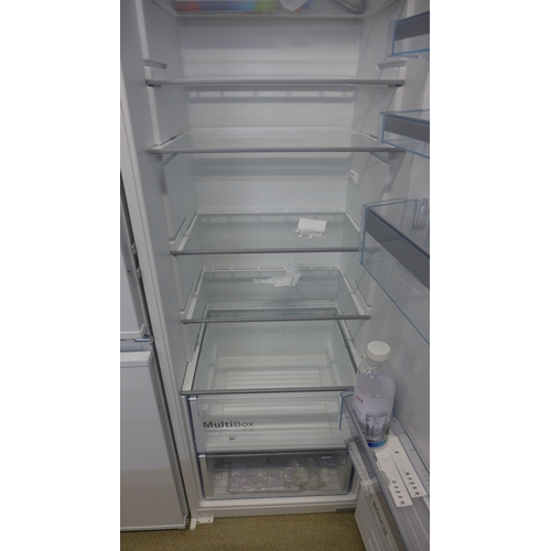 4020 - Bosch Built In Tower Fridge, Original RRP £665.83 + Vat  *This lot is subject to Vat