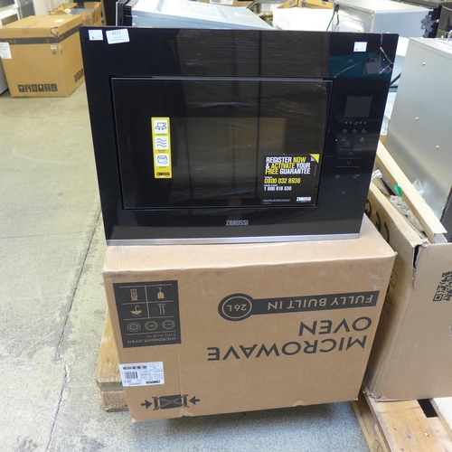 4117 - Zanusssi Microwave Oven (Crack to corner) *This lot is subject to VAT