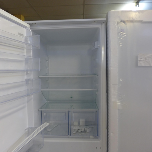 4176 - Zanussi Fridge Freezer, Original RRP £500 + Vat *This lot is subject to Vat