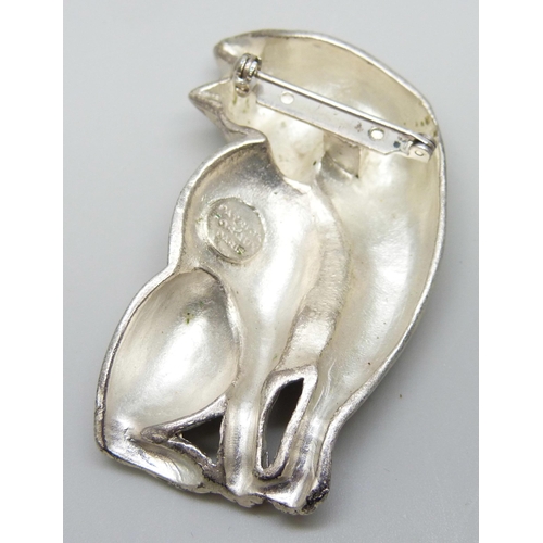 7052 - A cat brooch by  Patrick Forquy, Paris, height 57mm