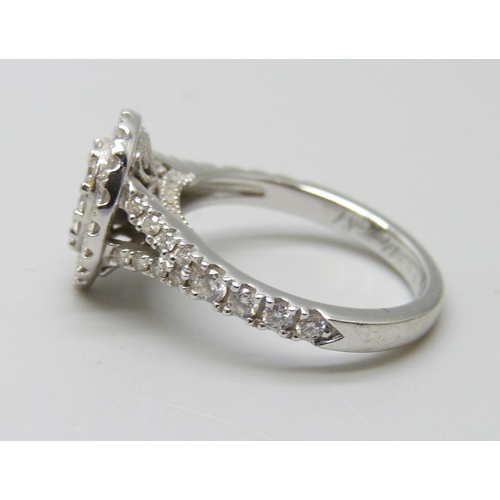 7056 - A 14ct white gold and diamond ring, 3.8g, K, 'Neil Lane'