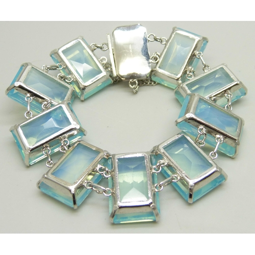 7062 - A sterling silver and blue stone bracelet