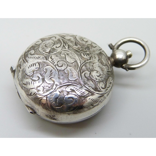 7065 - A silver engraved sovereign case, Birmingham 1906