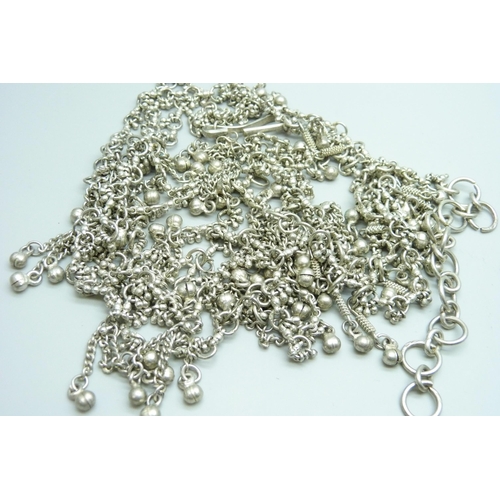 7067 - A large white metal statement necklace, 208g