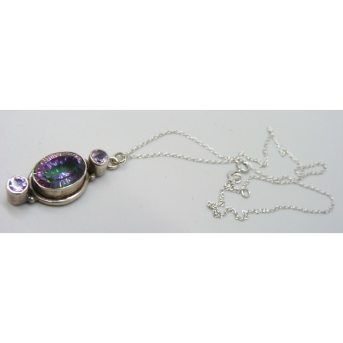 7077 - A silver and mystic topaz pendant and chain