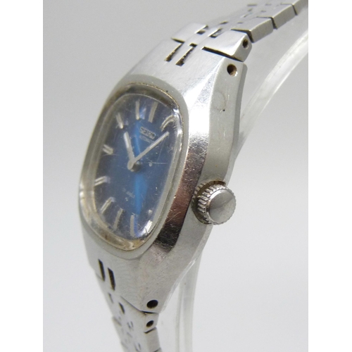 7111 - A lady's Seiko automatic wristwatch