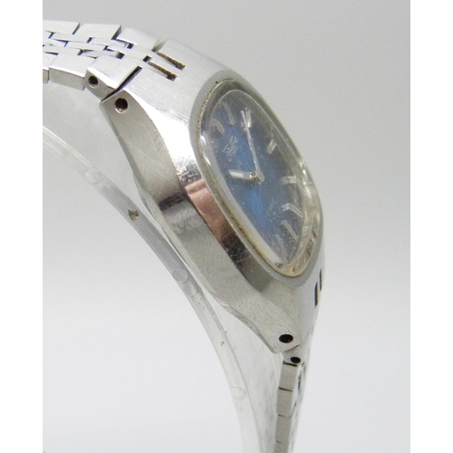 7111 - A lady's Seiko automatic wristwatch