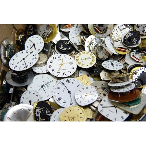 7124 - A collection of wristwatch movements and dials