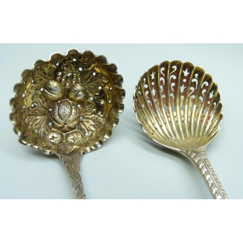 7157 - Two silver sifter spoons, Edinburgh 1824 and London 1820, 46g