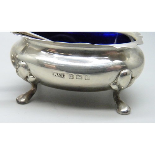 7158 - A three piece silver condiment set, 100g, (one spoon plated)