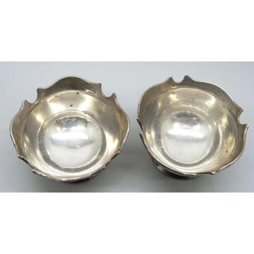 7163 - A pair of silver Charles Horner Art Nouveau salts with original liners, Birmingham 1906, one set of ... 