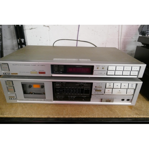 5249 - A quantity of stereo equipment including a Pioneer SA-760 tuner and amplifier, an Akai CDM515 compac... 