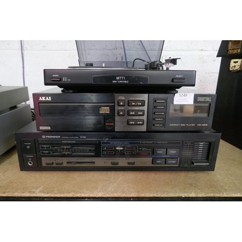 5249 - A quantity of stereo equipment including a Pioneer SA-760 tuner and amplifier, an Akai CDM515 compac... 