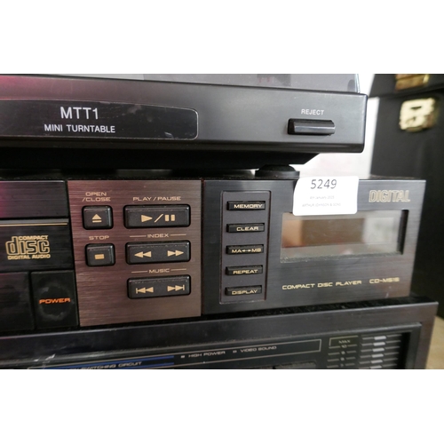 5249 - A quantity of stereo equipment including a Pioneer SA-760 tuner and amplifier, an Akai CDM515 compac... 