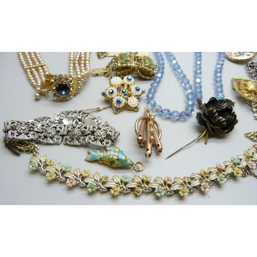 7194 - Vintage costume jewellery