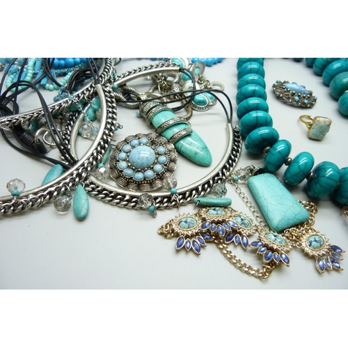 7195 - Turquoise and turquoise coloured jewellery