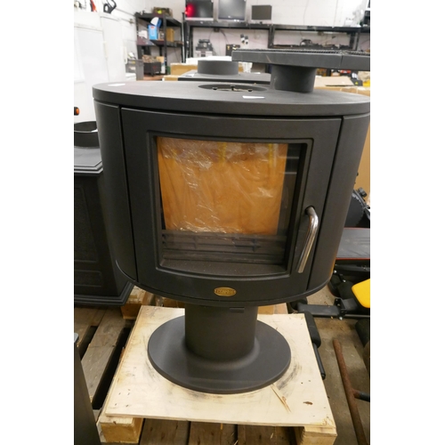 5267 - A Clarke Dorchester cast iron wood burning stove with pedestal base 21/0134* This lot is subject to ... 