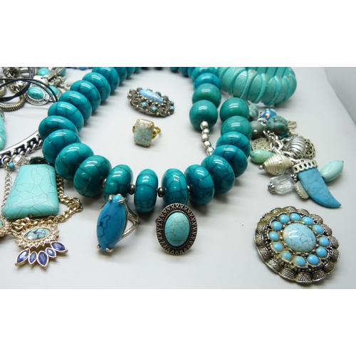 7195 - Turquoise and turquoise coloured jewellery