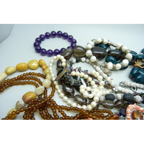 7196 - Assorted gemstone and freshwater pearl jewellery