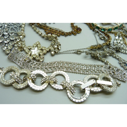 7197 - A collection of vintage paste jewellery